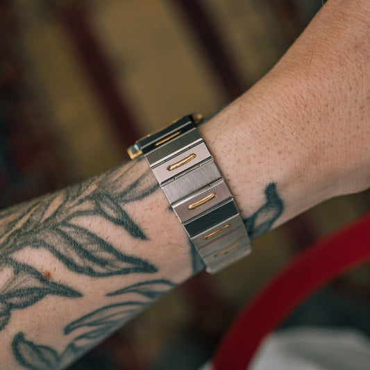Waltham Swiss Quartz - bracelet side profile