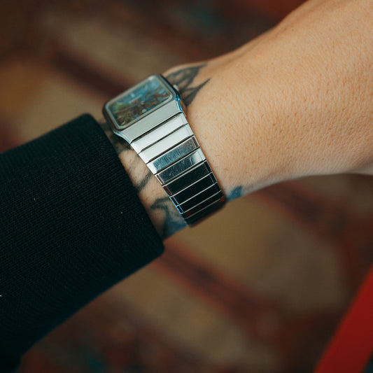 Seiko Quartz Serpentine Dial side profile on wrist