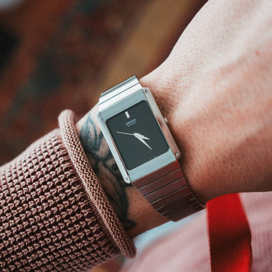 Seiko Quartz – Minimalist Black Dial