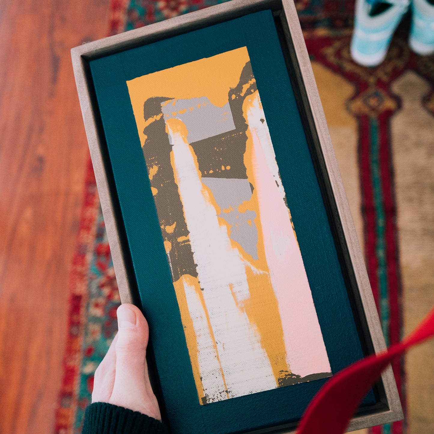 612/008 - Study in Holding