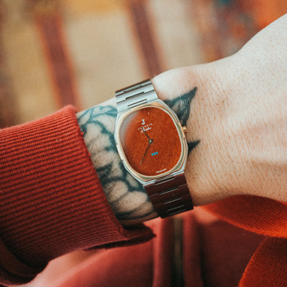 Juvenia - Red Agate Dial