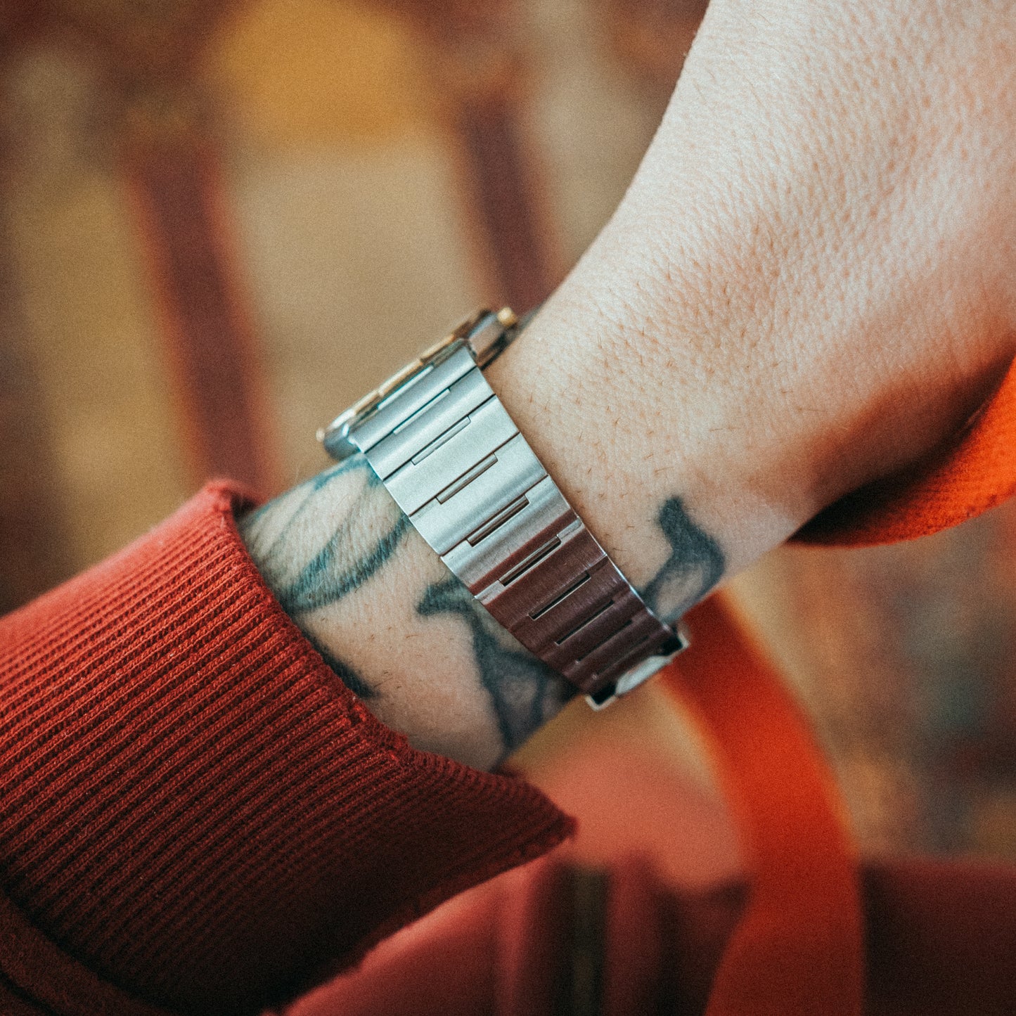 Juvenia - Red Agate Dial