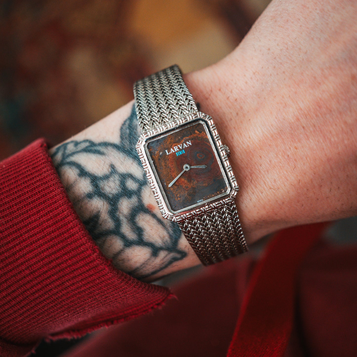 Larvan Quartz Burlwood Dial