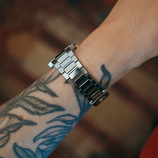 Technos Green Serpentine - wrist shot back