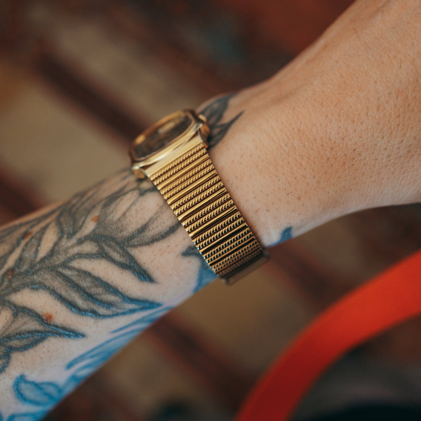 Seiko Quartz Larvikite - bracelet side view