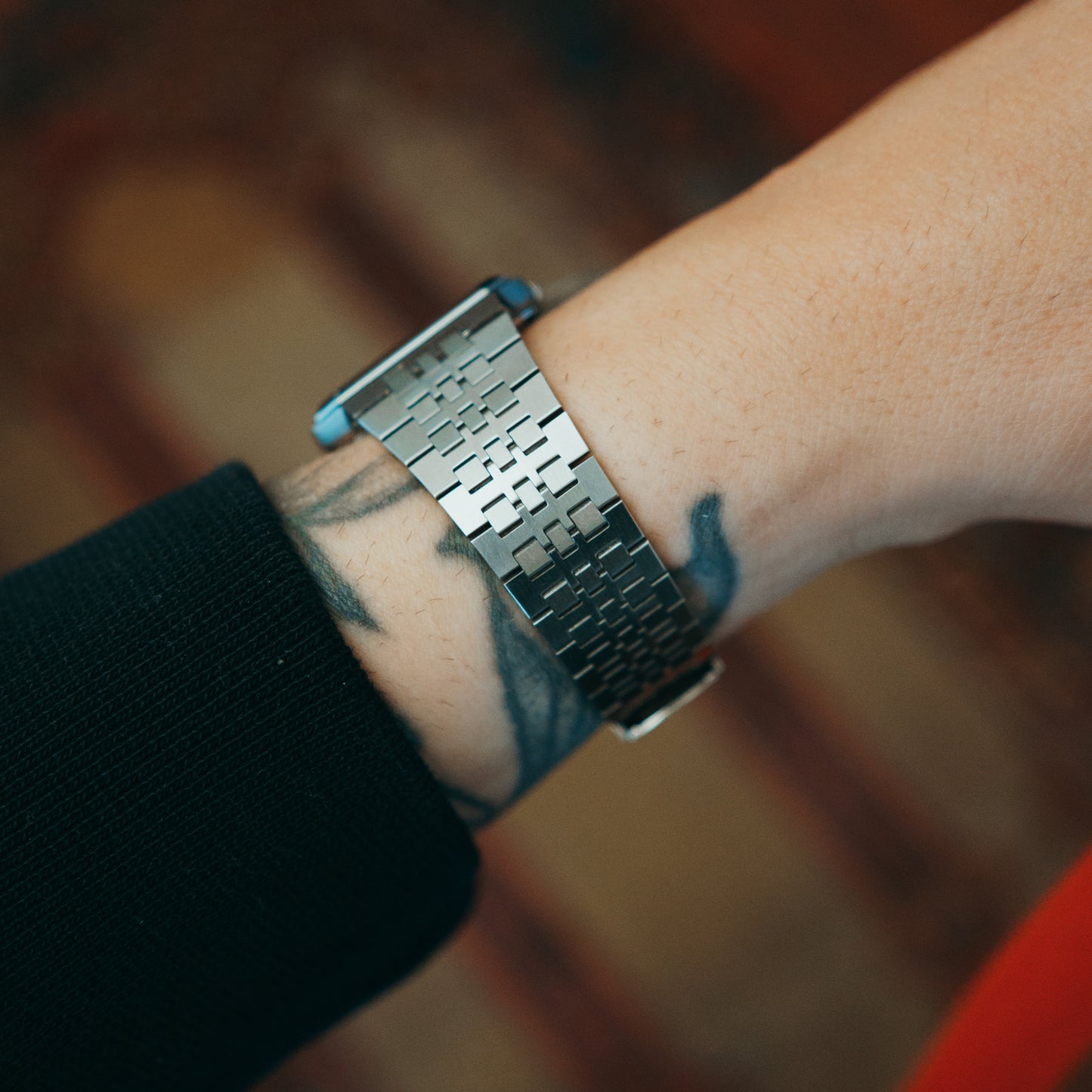 Seiko Quartz Malachite Dial bracelet side view