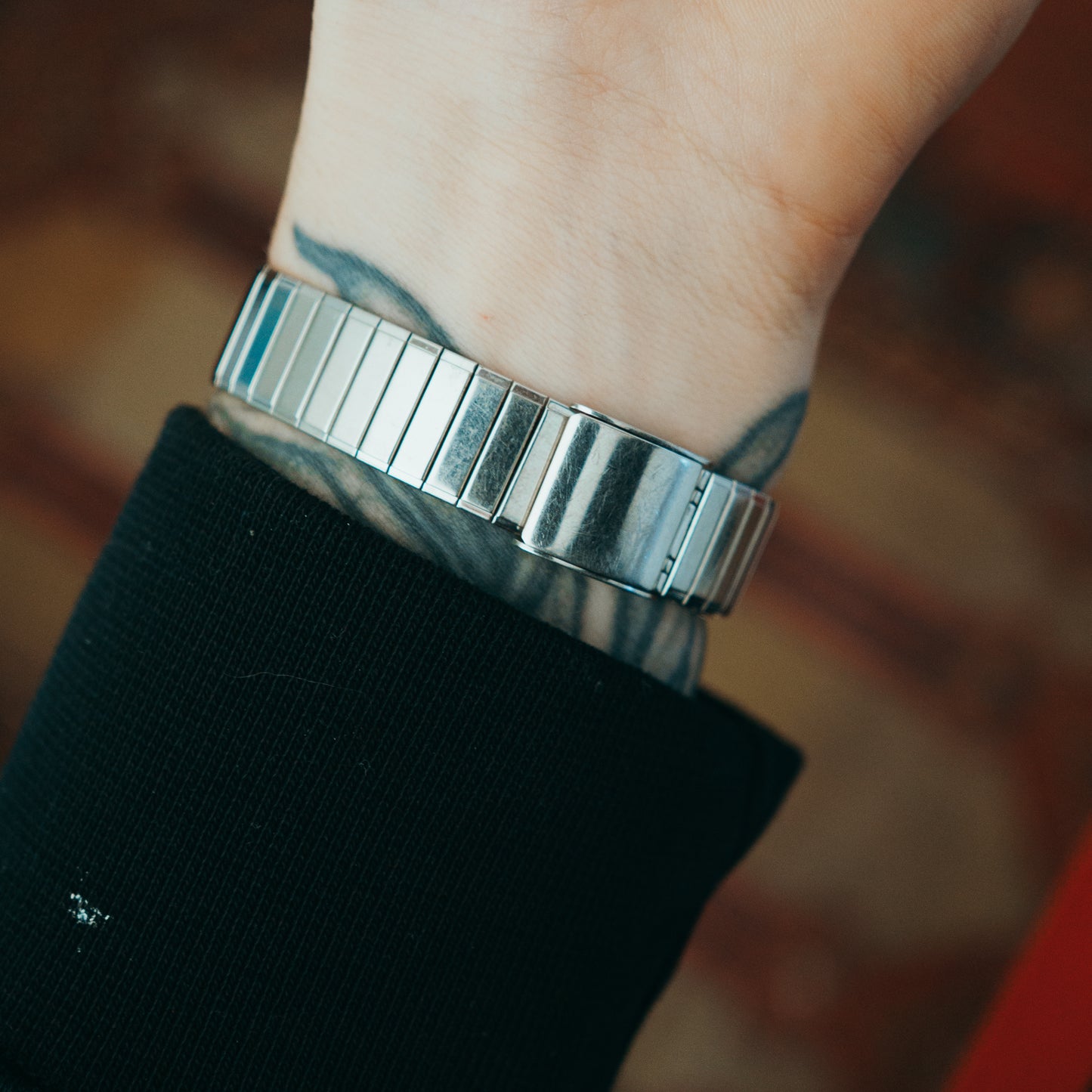 Seiko Quartz Serpentine Dial bracelet clasp detail