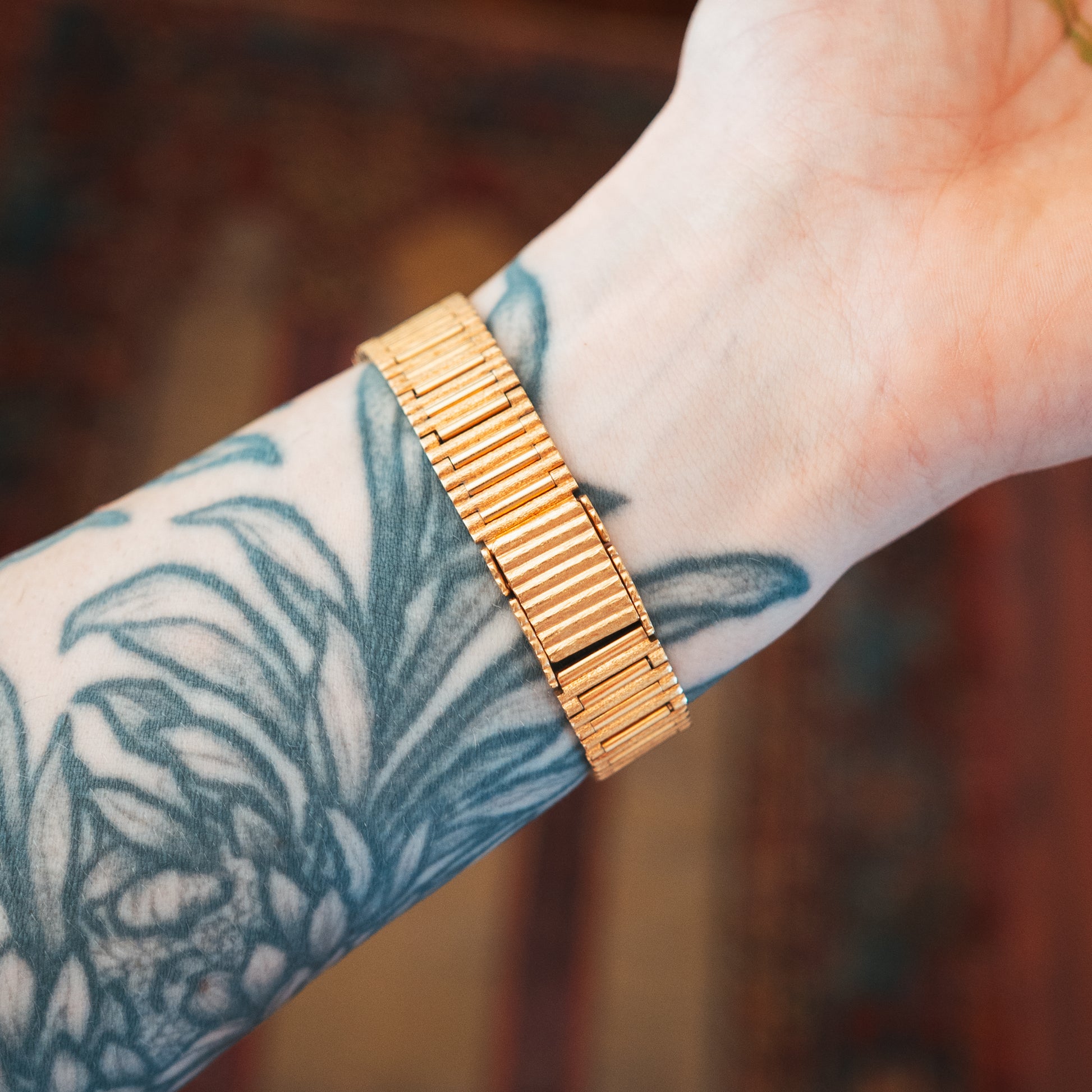 Seiko Dolce Bamboo full gold bracelet back view