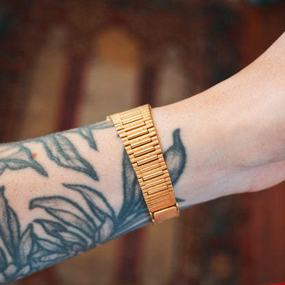 Seiko Dolce Bamboo full gold bracelet clasp detail