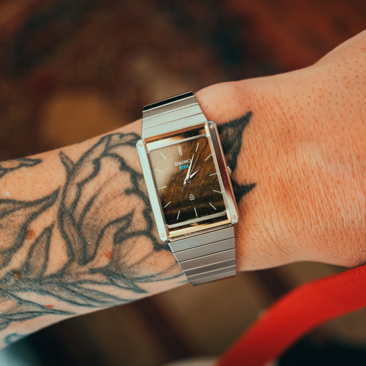 Seiko Tank Two Tigers Eye Dial bracelet side view