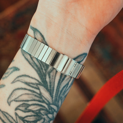 Seiko Tank Two Tigers Eye Dial bracelet clasp detail