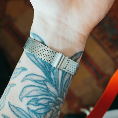 Seiko Quartz bracelet clasp detail