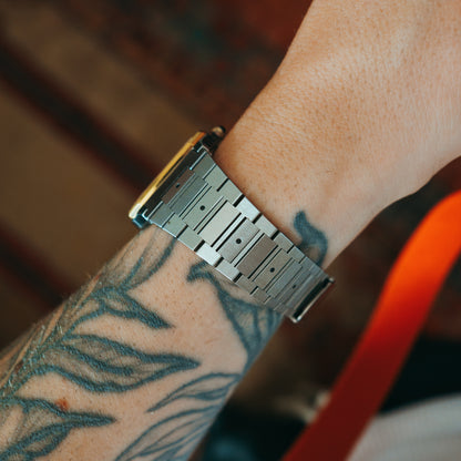Orient Chandor Quartz bracelet back detail