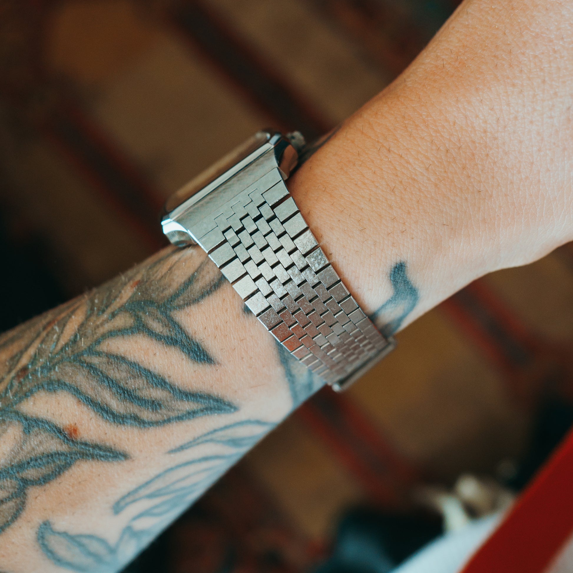 Seiko King Quartz wide brick bracelet back detail