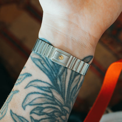 Juvenia Quartz bracelet clasp detail