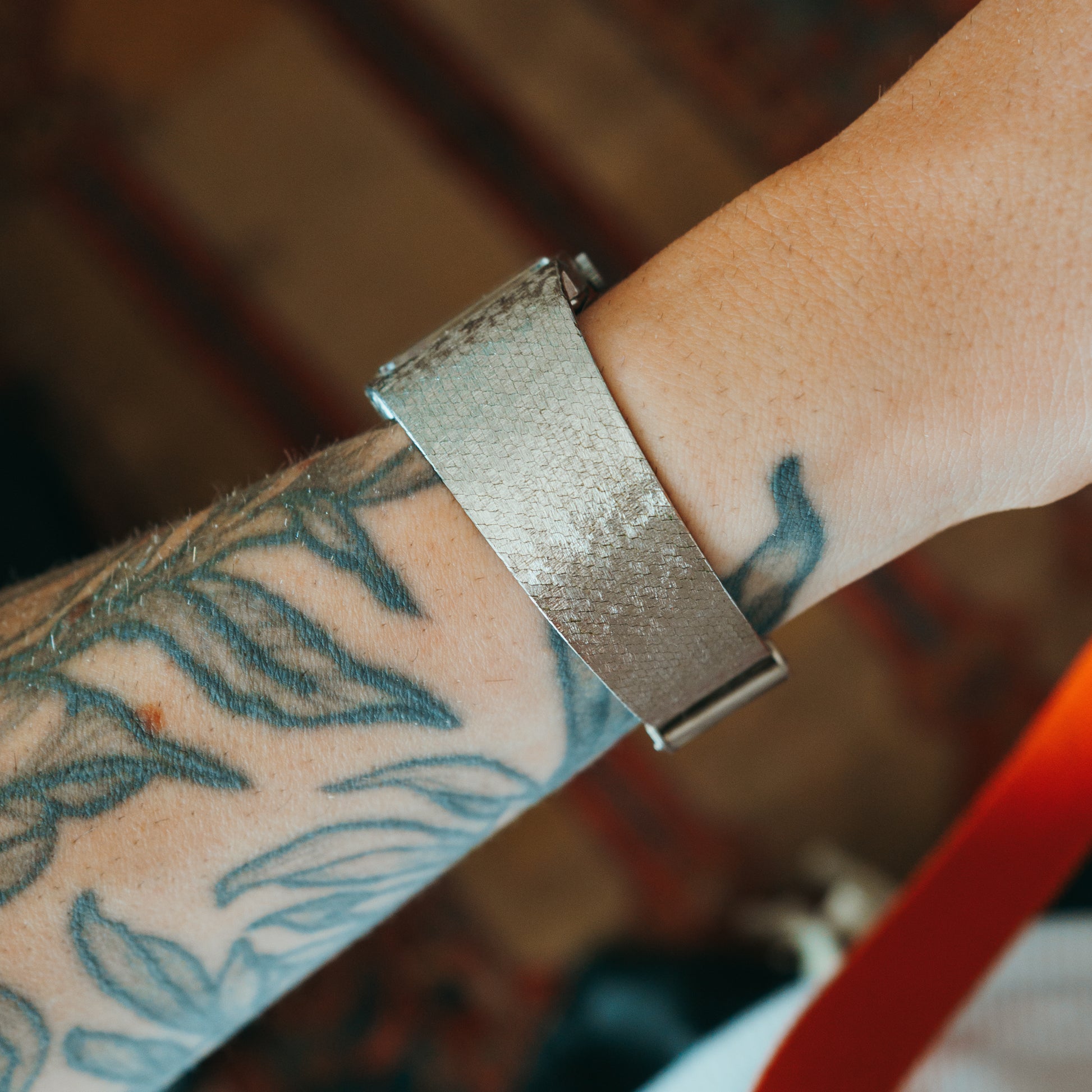 Phinix Swiss wide hammered cuff bracelet back detail
