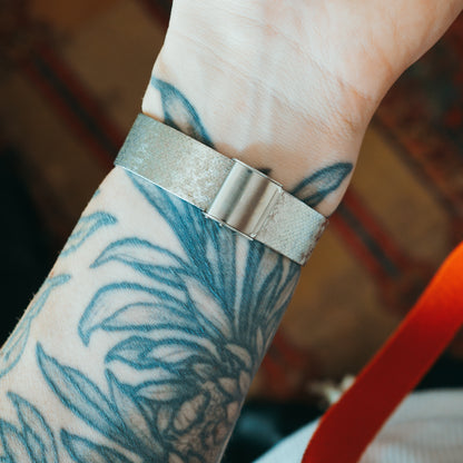 Phinix Swiss bracelet clasp detail