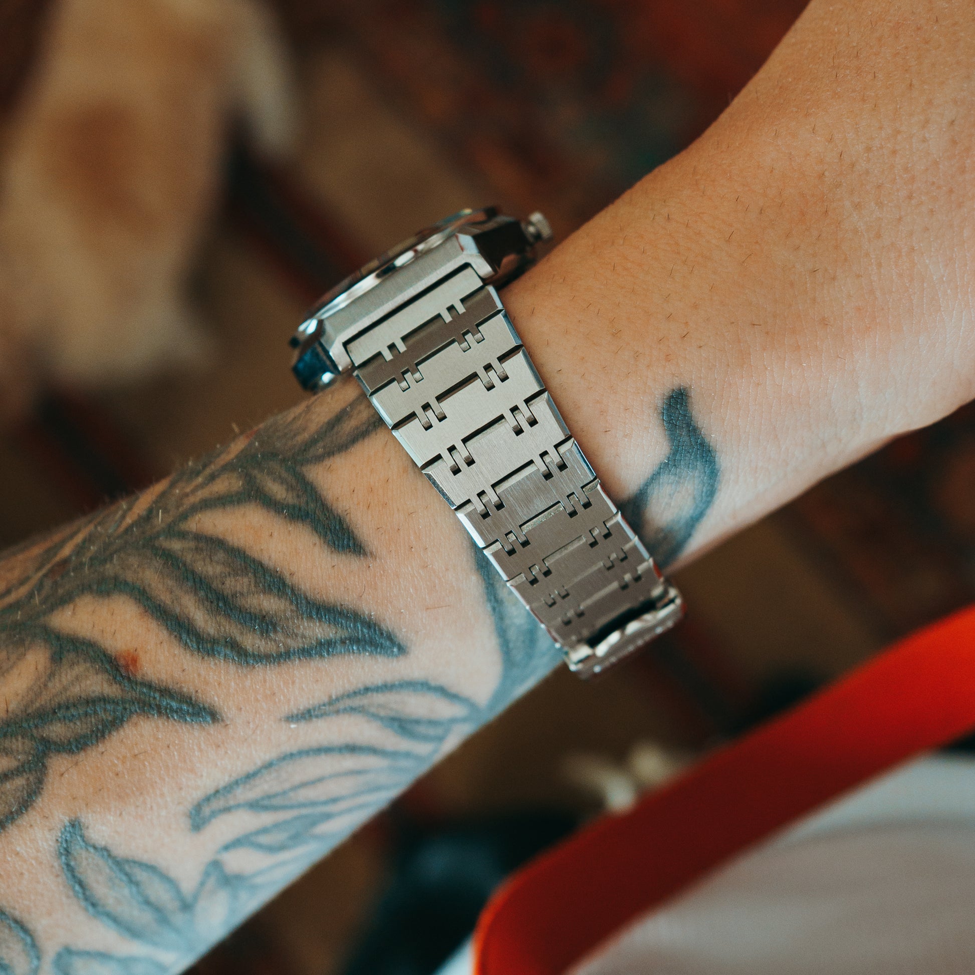 Seiko Quartz ladder-link bracelet back detail