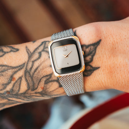 Citizen Quartz Frame Bezel front
