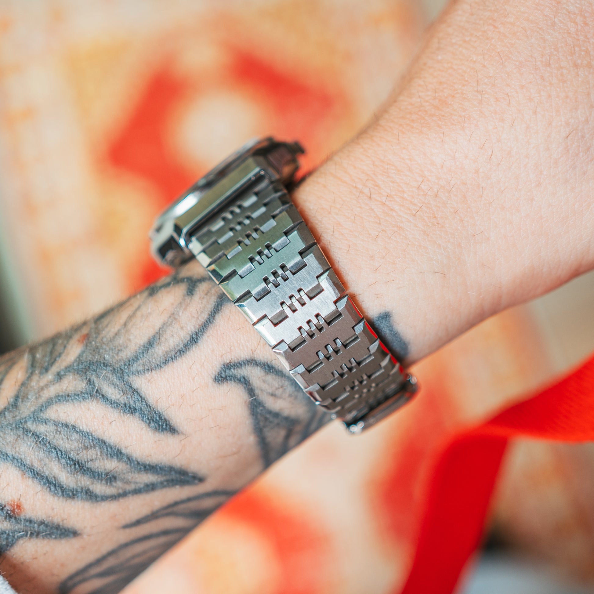 Seiko Quartz Tigers Eye bracelet