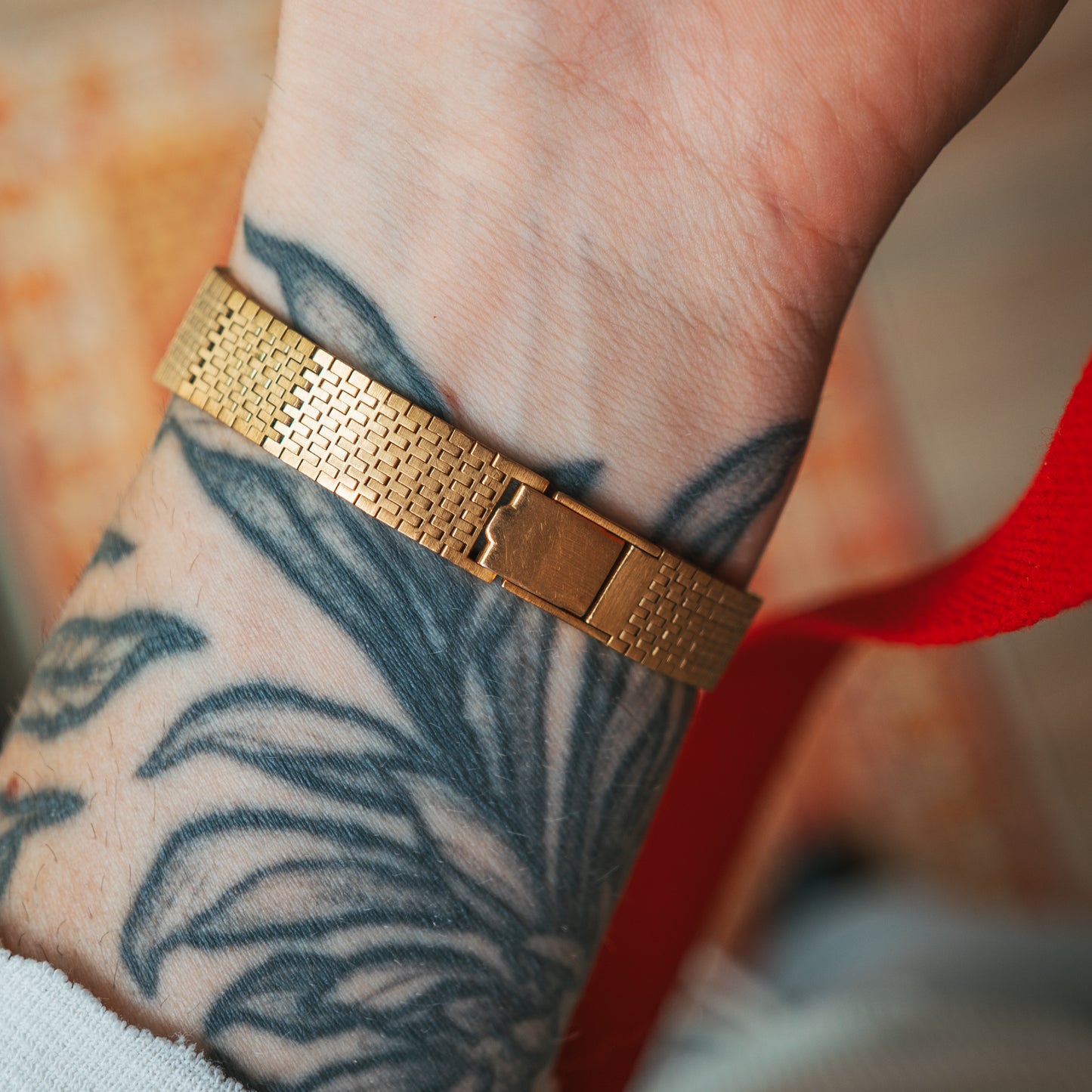 Wittnauer Quartz gold bracelet clasp