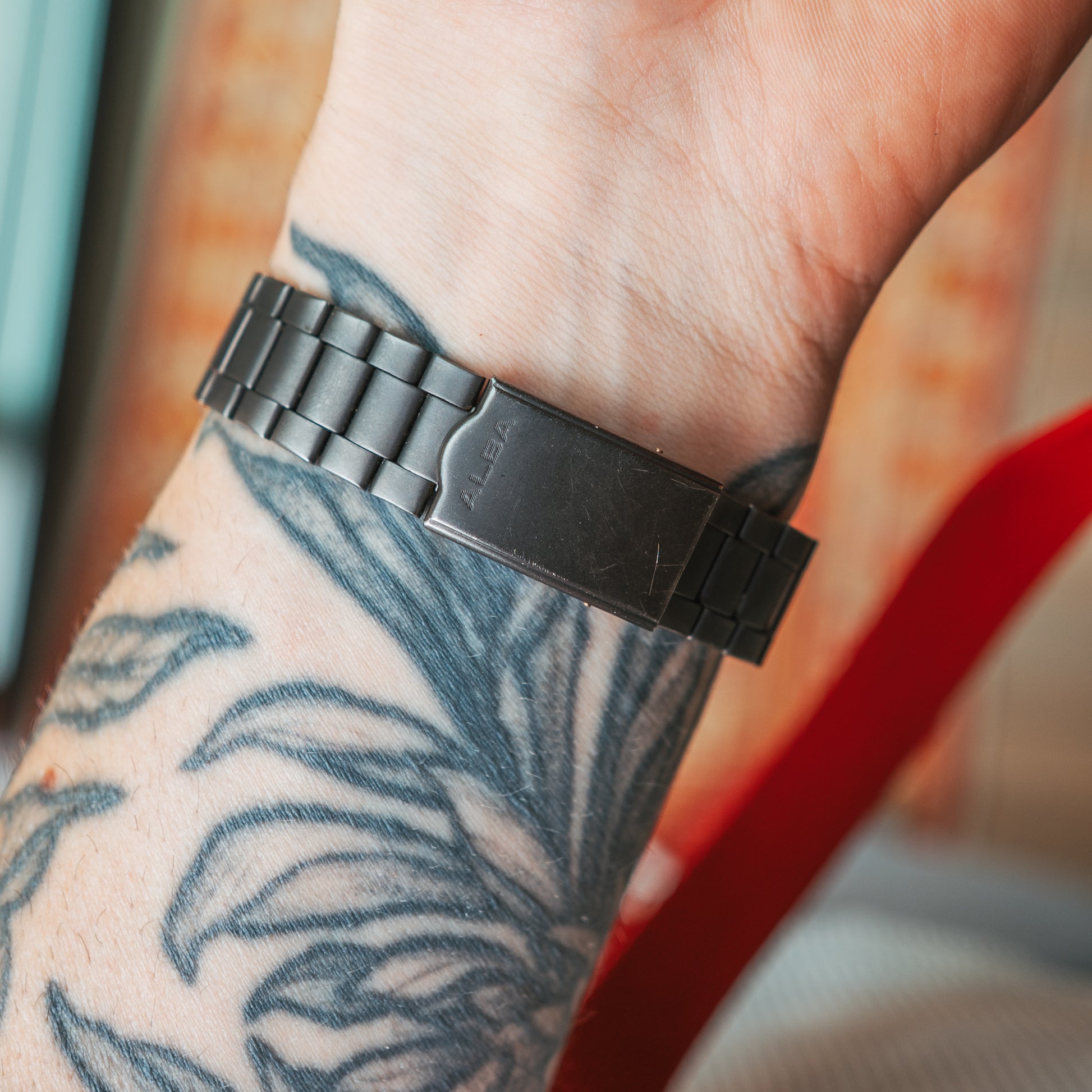 Alba Black n Gold black Alba clasp