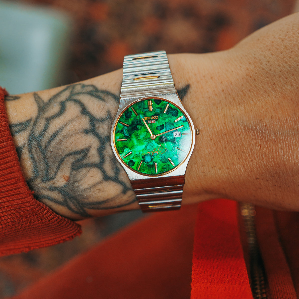 Seiko Dolce Nebula Dial bracelet side view
