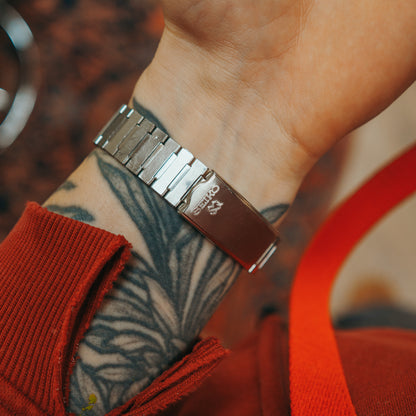 Seiko SQ bracelet side view