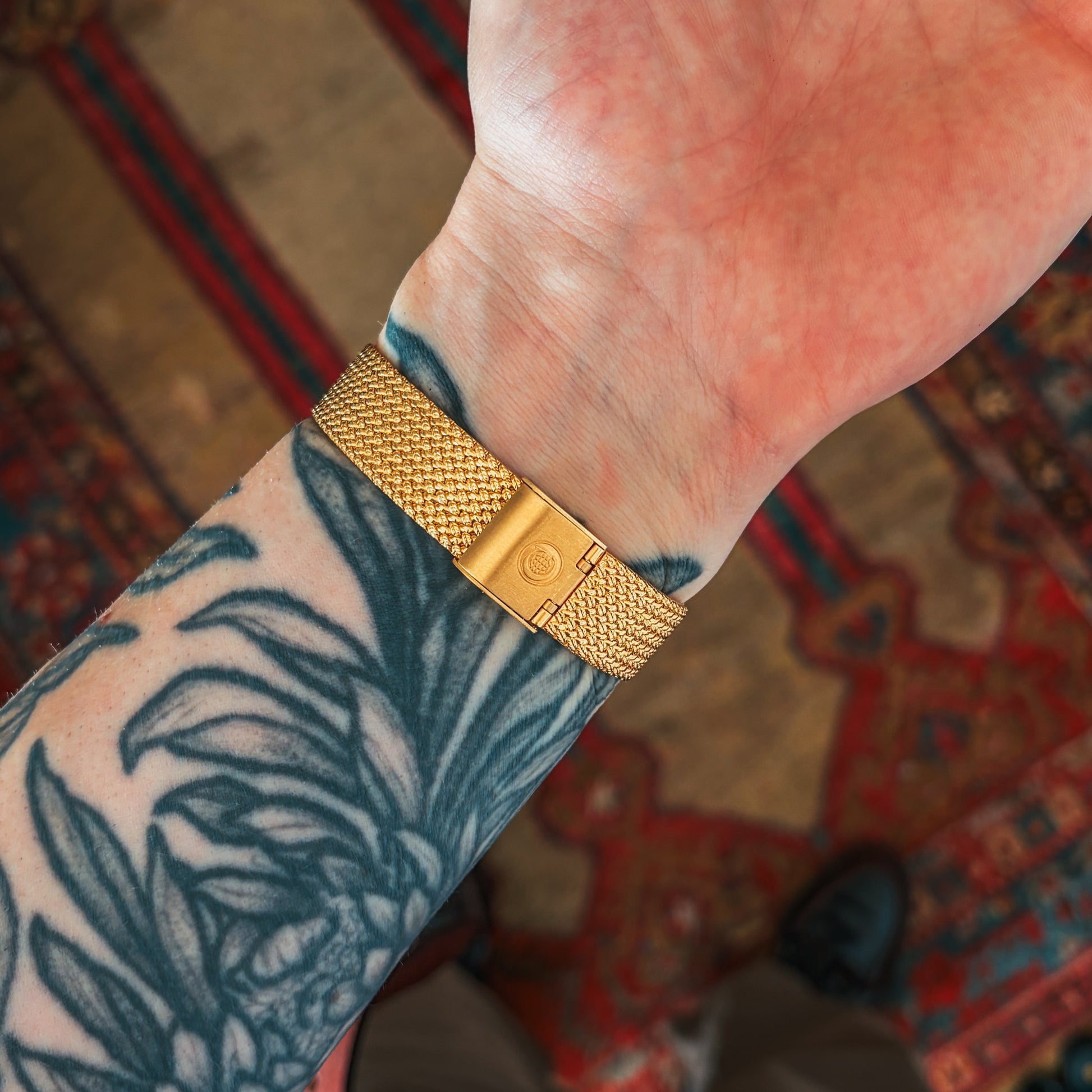 CYMA Quartz Tank gold mesh bracelet clasp detail